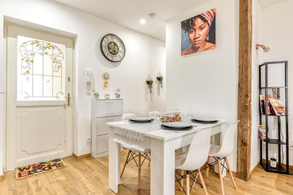 Soleil Sucre T2 Centre Historique De Narbonne Apartment Luaran gambar