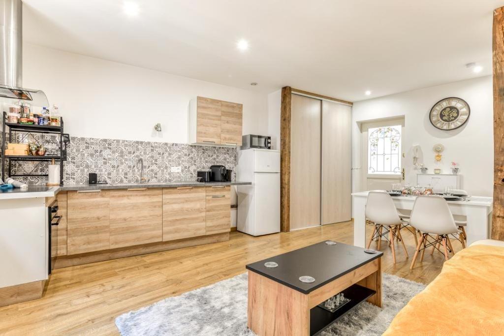 Soleil Sucre T2 Centre Historique De Narbonne Apartment Luaran gambar