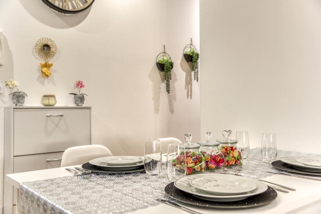 Soleil Sucre T2 Centre Historique De Narbonne Apartment Luaran gambar